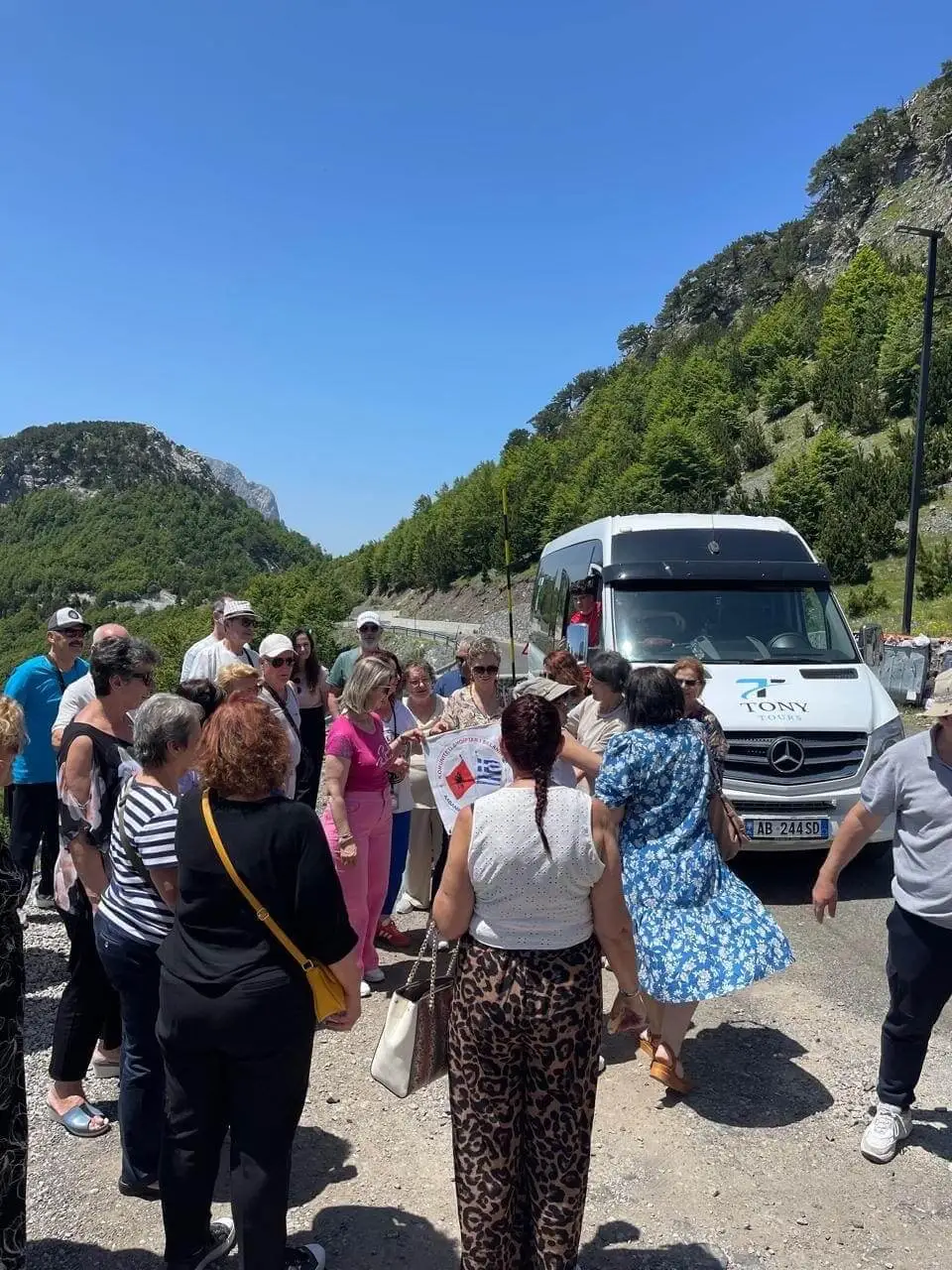 bus from Shkoder to Komani